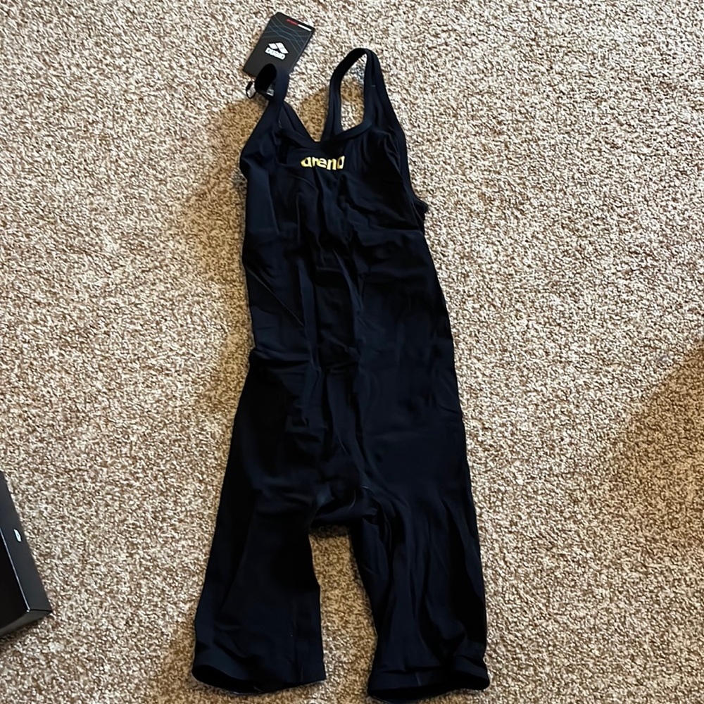 Arena Tech Suit- brand new
